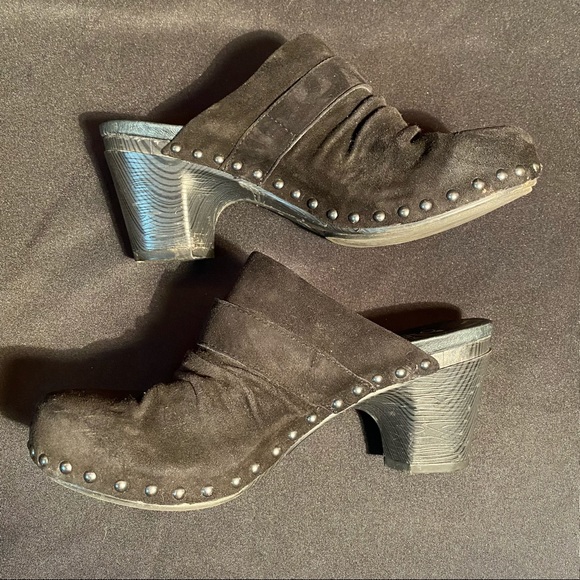 Dansko Nadine Heeled Mule Clogs Black Leather Suede Studded Buckle Slip-on 40 - Picture 5 of 11